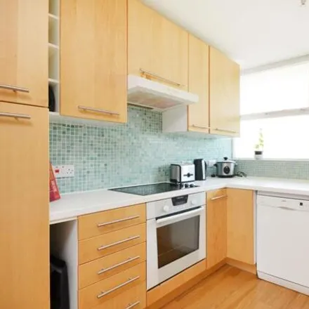 Image 3 - Wilkins House, Churchill Gardens Road, London, SW1V 3BY, United Kingdom - Apartment for rent