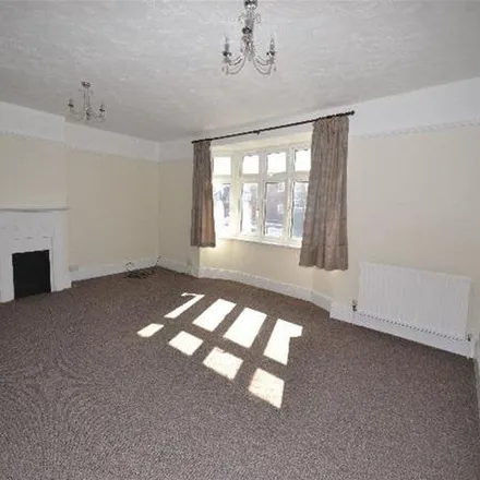 Image 2 - Harpenden Railway Station, Station Road, Hatching Green, AL5 4AA, United Kingdom - Apartment for rent