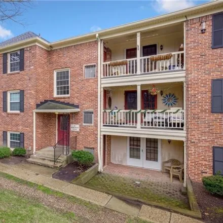 Buy this 1 bed condo on 95 Berkshire Court in Akron, OH 44313