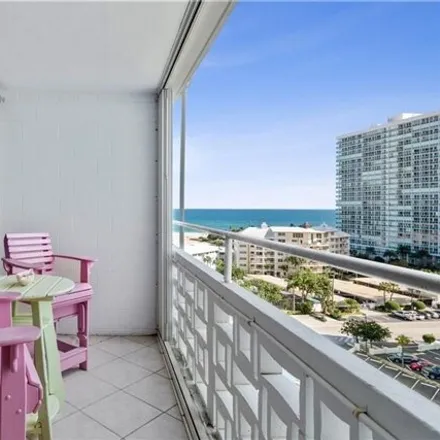 Image 2 - 2740 Grace Drive, Harbor Heights, Fort Lauderdale, FL 33316, USA - Condo for sale