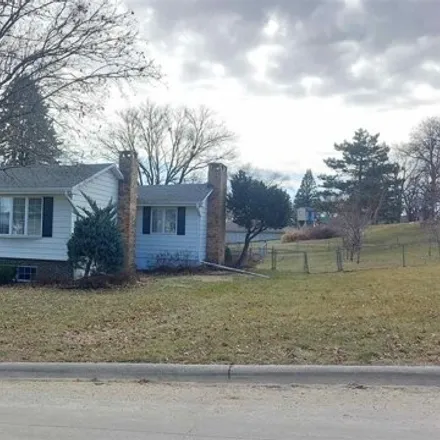 Buy this 3 bed house on 1562 Marty Drive in Red Oak, IA 51566