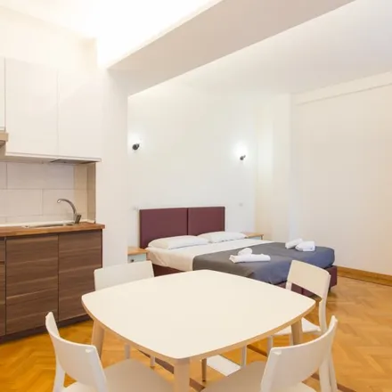 Image 2 - Via Giovanni Battista Pergolesi, 26, 20124 Milan MI, Italy - Apartment for rent
