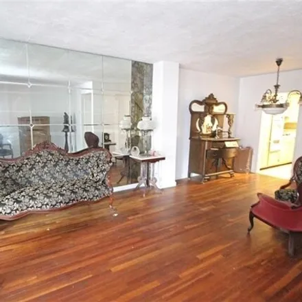 Image 2 - 2509 Mill Avenue, New York, NY 11234, USA - House for sale