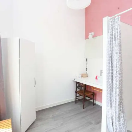 Rent this 1 bed apartment on Rue Royale - Koningsstraat 231 in 1210 Saint-Josse-ten-Noode - Sint-Joost-ten-Node, Belgium