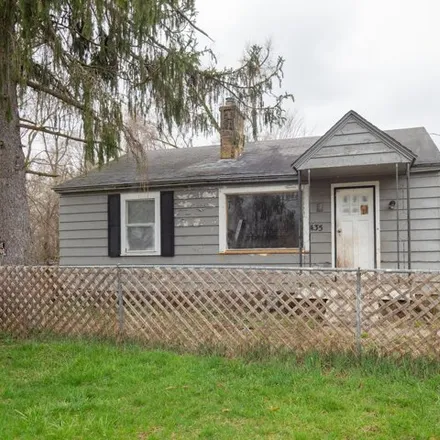 Buy this 2 bed house on 5 Fox Avenue in Battle Creek, MI 49037