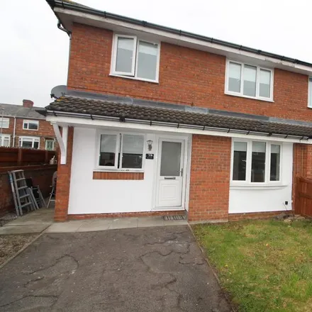 Rent this 2 bed house on unnamed road in Darlington, DL1 2GL