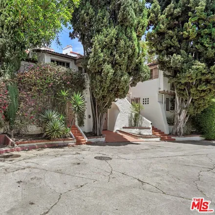 Image 2 - 2121 Whitley Avenue, Los Angeles, CA 90068, USA - House for sale