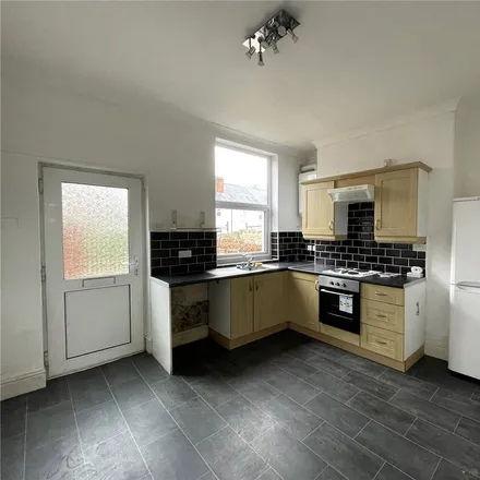 Image 4 - Fanshaw Road, Dronfield, S18 2LB, United Kingdom - Townhouse for rent