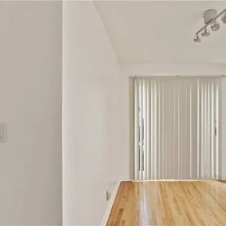 Image 4 - 150-13 Tahoe Street, New York, NY 11417, USA - House for rent