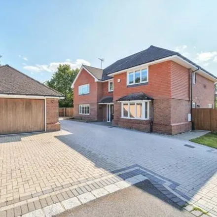 Image 1 - Willow Fields, Ash, GU12 6HF, United Kingdom - House for sale
