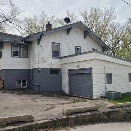 Image 2 - 2614 Southeast 6th Street, Des Moines, IA 50315, USA - Duplex for sale