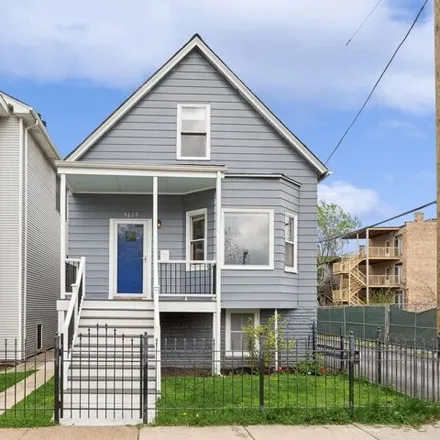 Buy this 3 bed house on 3615 North Ravenswood Avenue in Chicago, IL 60613