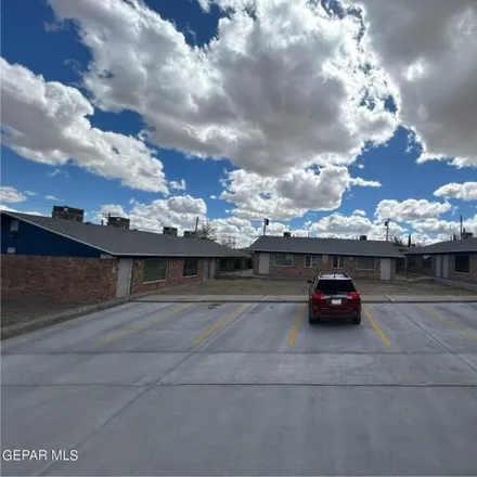 Image 4 - Travis Elementary School, Lincoln Avenue, El Paso, TX 79920, USA - House for sale