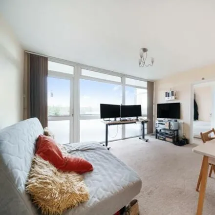 Image 2 - The Chase, London, HA7 3RY, United Kingdom - Apartment for sale