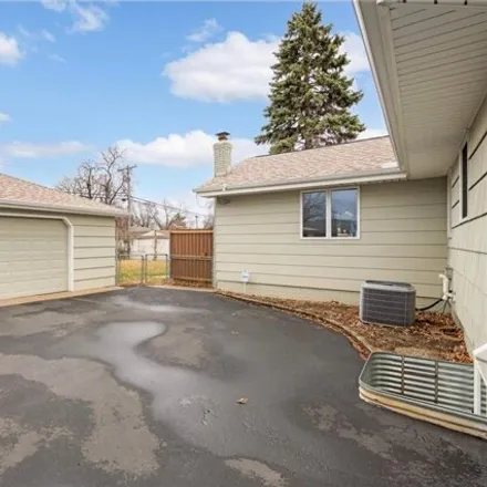 Image 3 - 7142 Grimes Avenue North, Brooklyn Center, MN 55429, USA - House for sale