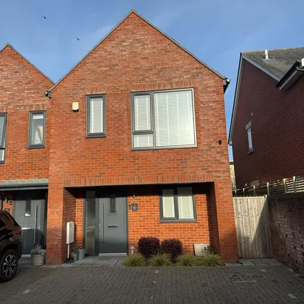 Rent this 3 bed duplex on Lean 4 Fitness in Monmouth Close, Ringwood