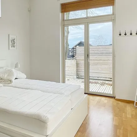 Rent this 2 bed duplex on 296 72 Yngsjö