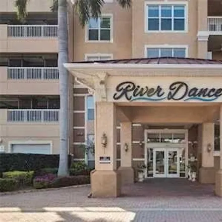 Rent this 3 bed condo on ArtCenter Manatee in 209 9th Street West, Bradenton