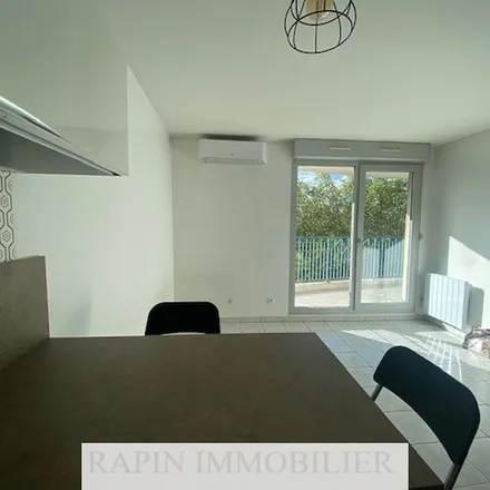 Rent this 2 bed apartment on 67 Rue François Peissel in 69300 Caluire-et-Cuire, France
