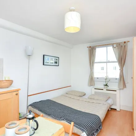 Rent this 1 bed apartment on Belgrave Road in London, SW1V 2BB