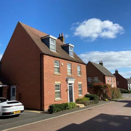 Buy this 5 bed house on Jubilee Way in Hinckley, LE10 2HS
