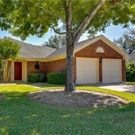 Rent this 3 bed house on 2515 Chestnut Cir in Pearland, Texas