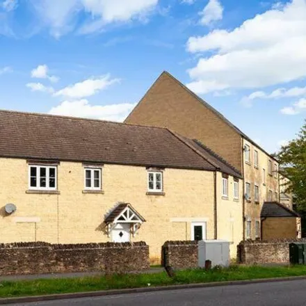 Rent this 1 bed room on Bathing Place Court in Witney, United Kingdom