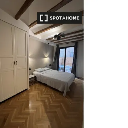 Rent this 2 bed room on MUHBA Via Sepulcral Romana in Plaça de la Vila de Madrid, 08001 Barcelona