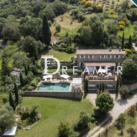 Buy this 30studio house on Hotel dei Capitani in Via Lapini, 53024 Montalcino SI