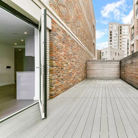 Image 4 - South Garden View, Sayer Street, London, SE17 1FE, United Kingdom - Apartment for rent