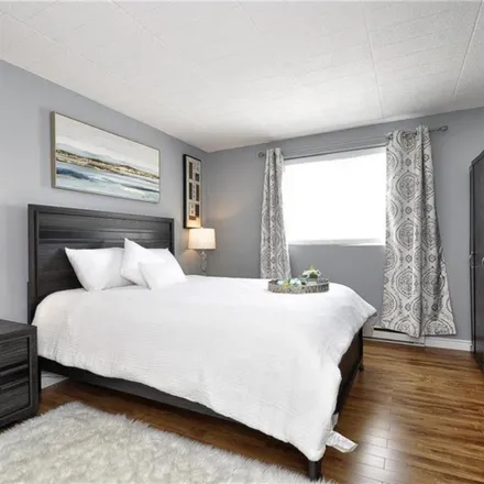 Image 6 - Walton Avenue, Kitchener, ON N2C 1J5, Canada - Room for rent
