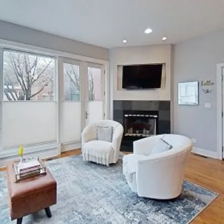 Buy this 3 bed apartment on #1w,2143 West Lyndale Avenue in Logan Square, Chicago