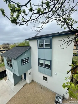 Buy this 3 bed condo on Advanced Learning Academy on Euclid in 621 West Euclid Avenue, San Antonio