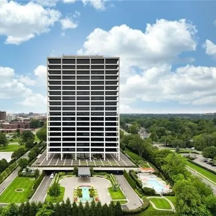 Image 4 - One Park Place, Southwest Trafficway, Kansas City, MO 64198, USA - Condo for sale