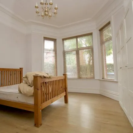 Image 2 - St Pauls Avenue, Willesden Green, London, NW2 5TG, United Kingdom - Apartment for rent