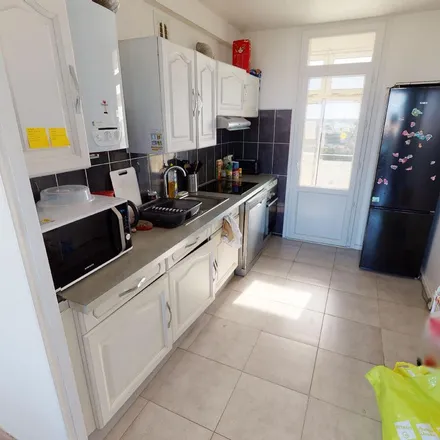 Rent this 3 bed apartment on 220 Rue de Suzon in 33400 Talence, France