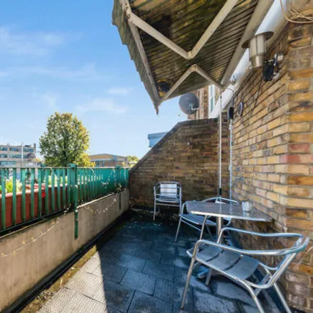 Image 4 - Fitzgerald House, Stockwell Park Road, Stockwell Park, London, SW9 0UX, United Kingdom - Apartment for sale