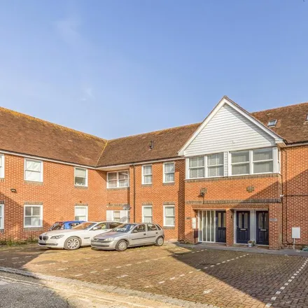 Rent this 2 bed apartment on 31-32 Chapel Street in Chichester, PO19 1DL