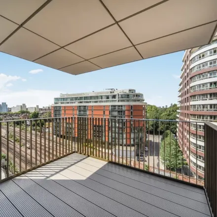 Image 5 - 136 Battersea Park Road, London, SW11 4LY, United Kingdom - Apartment for rent