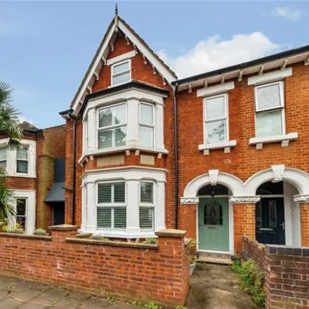 Buy this 5 bed duplex on 178 Foster Hill Road in Bedford, MK41 7TB