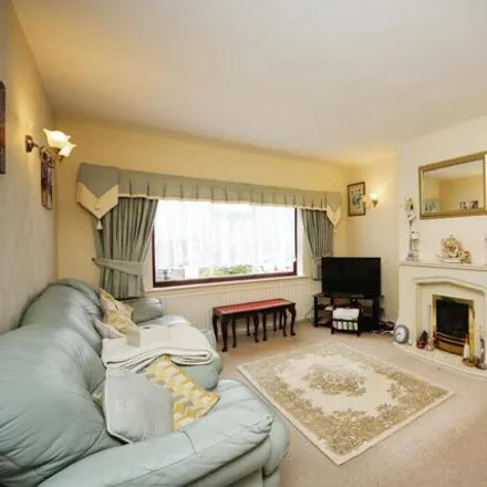 Image 3 - Peartree Crescent, Solihull Lodge, B90 1LD, United Kingdom - Duplex for sale