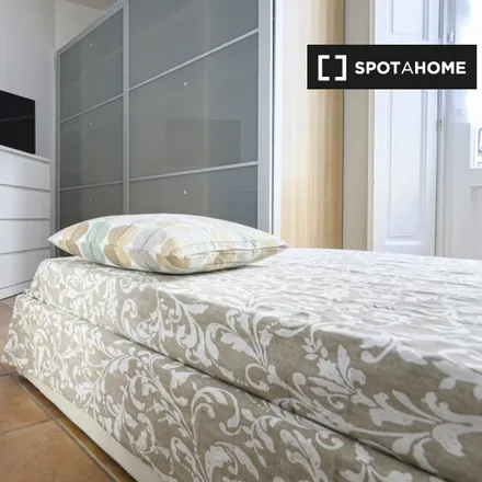 Rent this 2 bed room on Ristorante Awash in Via Lazzaro Palazzi, 20124 Milan MI