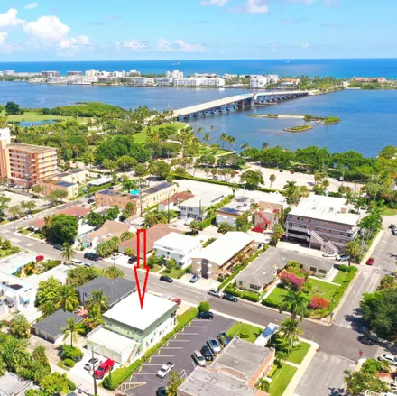 Rent this 2 bed apartment on 121 South Lakeside Drive in Lake Worth Beach, FL 33460