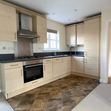 Rent this 2 bed apartment on Sandpiper Close in Worcester Park Estate, DA9 9RU