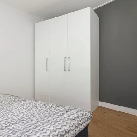 Rent this 4 bed apartment on Croeselaan 257-BS in 3521 BR Utrecht, Netherlands