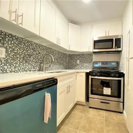 Buy this studio apartment on 165 Sands Street in New York, NY 11201