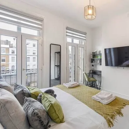 Rent this 1 bed apartment on London in SE5 0HB, United Kingdom
