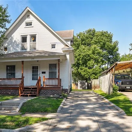 Image 1 - 2330 East 13th Street, Des Moines, IA 50316, USA - House for sale
