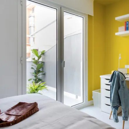 Rent this 2 bed room on Calle de la Sierra Bullones in 8, 28029 Madrid