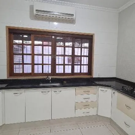 Buy this 3 bed house on EMEB ROTARY CLUB in Avenida Francisco Pereira de Castro, Anhangabaú